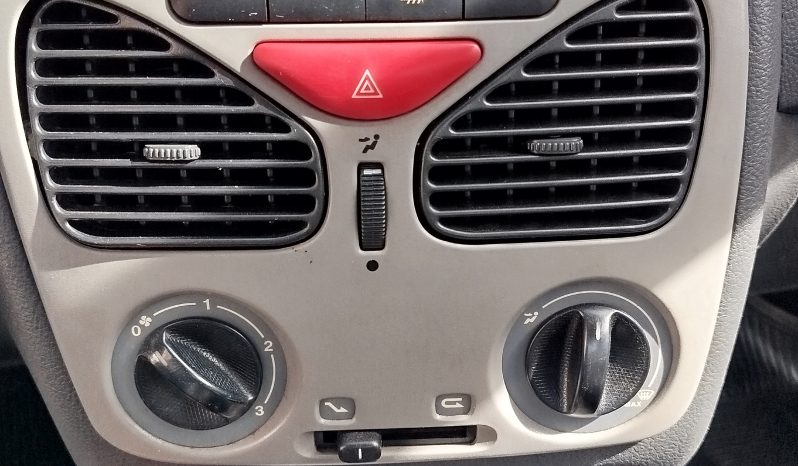Fiat Siena Celebration 2009 com 68.800Kms completo